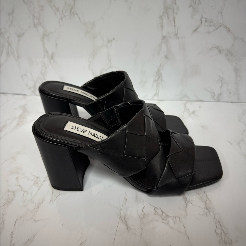 Steve Madden Elegant Black Sandals